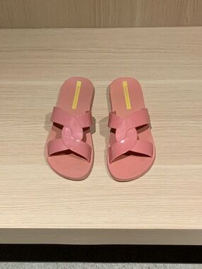 Ipanema Pink Knotted Slide Sandals
